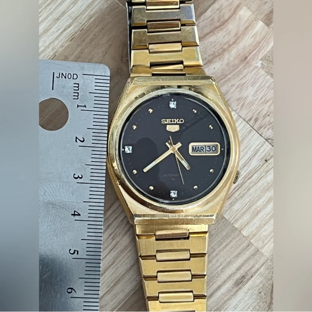Seiko 5 Automatic Rare Vintage Men’s Watch Diamonds Burgundy Dial Gold Plated